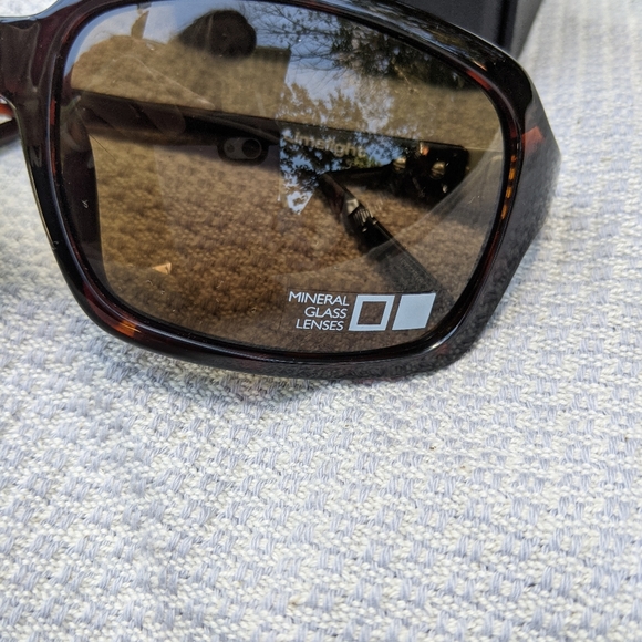 Otis Limelight Sunnies - Picture 2 of 6